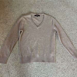 Quince Women's V-Neck Cashmere Sweater in Tan